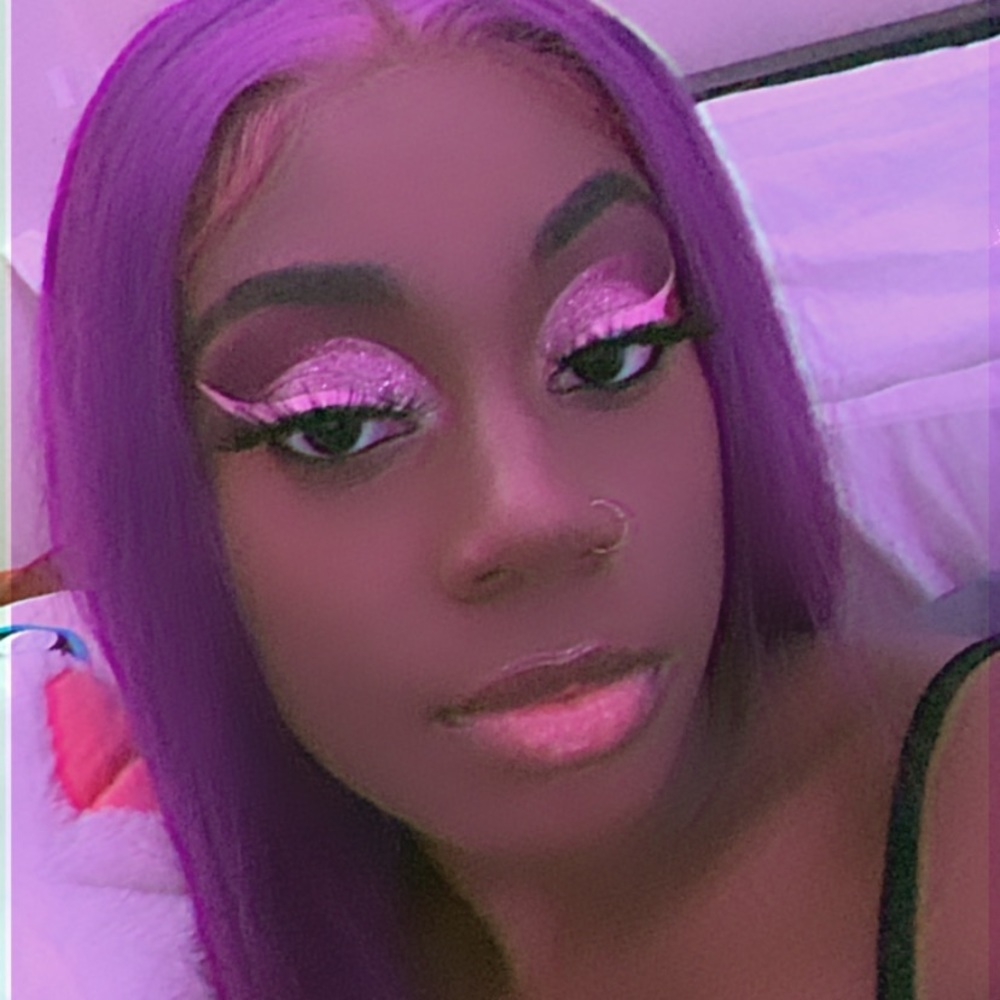 Meet your Posher, Simone